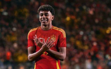 Lamine Yamal Net Worth, How much does Lamine Yamal get paid a year?