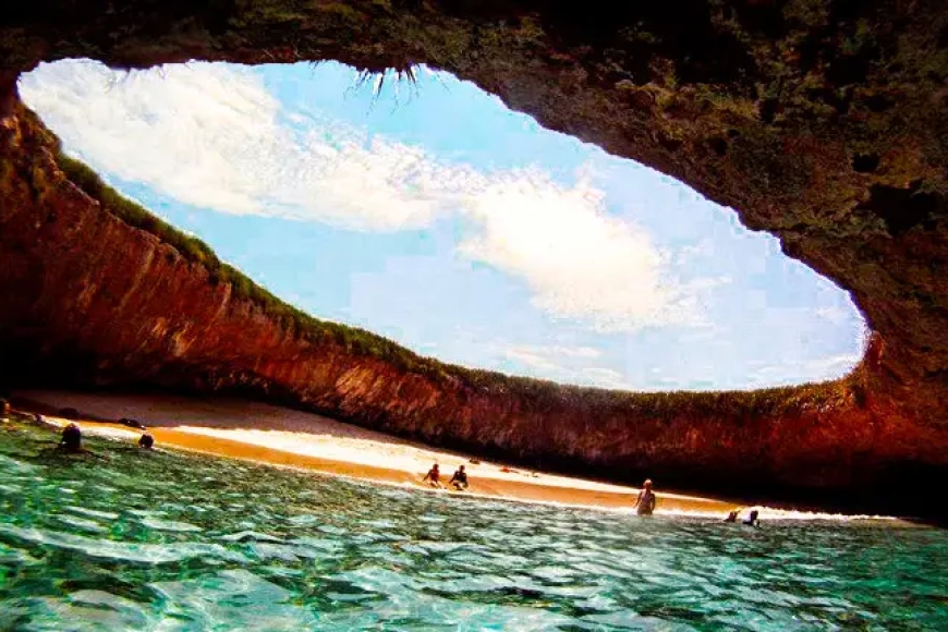 24. Hidden Beach, Mexico