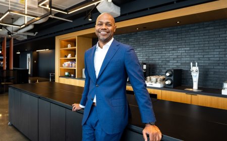 Meet Nasir Qadree: The Investor Who Sold His Coffee Shop and Raised $186 Million to Disrupt Venture Capital